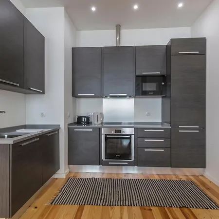 100 A - Flat By Pink St. * Lissabon