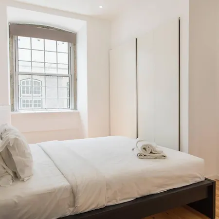 Flat By Pink St Лісабон