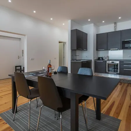 Flat By Pink St * Лісабон